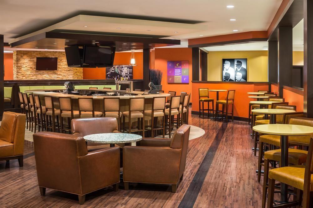 Sheraton Vancouver Airport Hotel Ричмонд Экстерьер фото