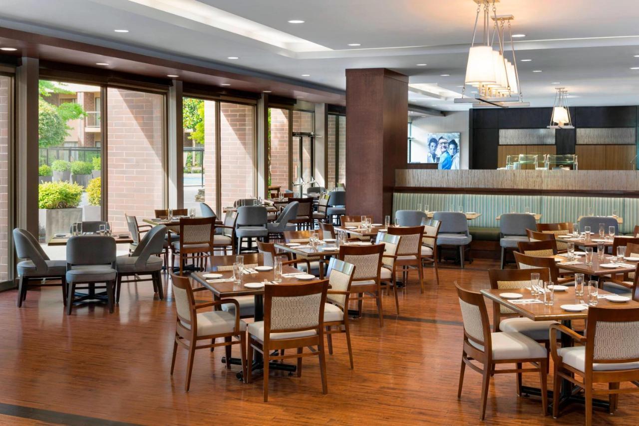 Sheraton Vancouver Airport Hotel Ричмонд Экстерьер фото