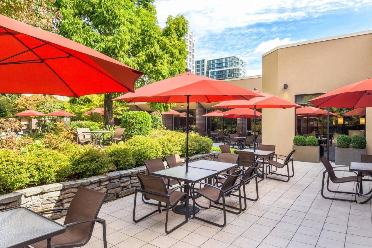 Sheraton Vancouver Airport Hotel Ричмонд Экстерьер фото