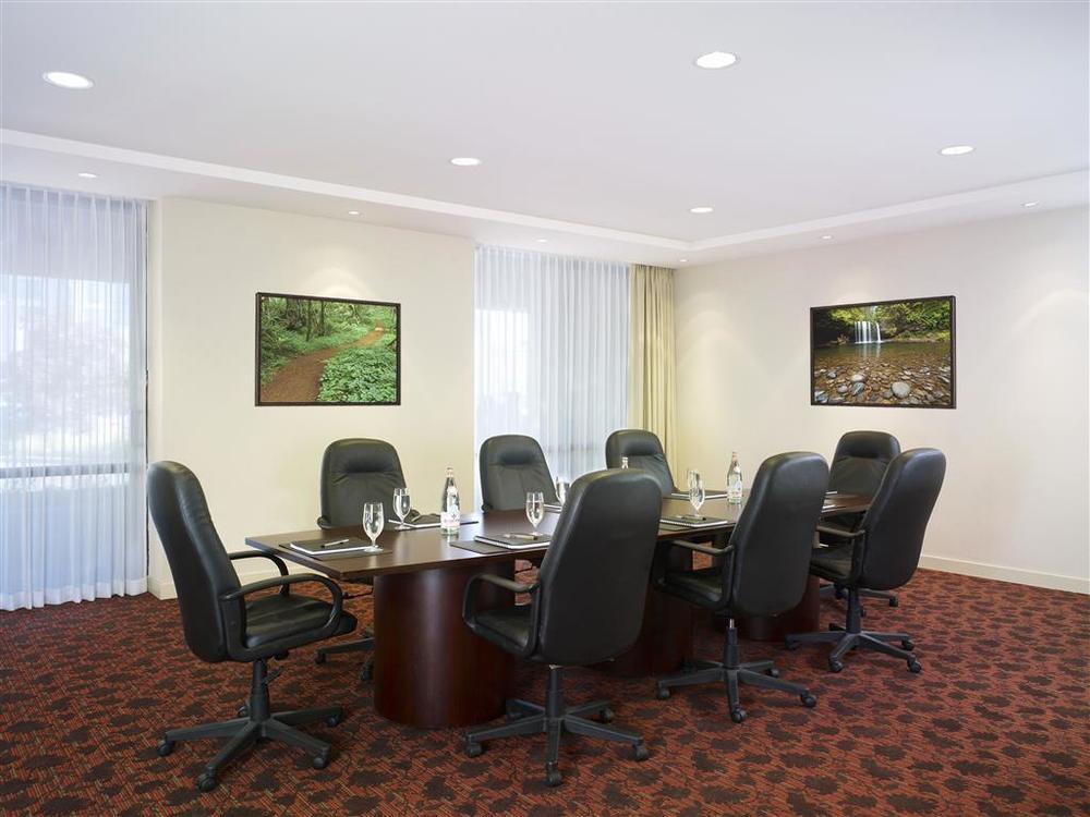 Sheraton Vancouver Airport Hotel Ричмонд Удобства фото