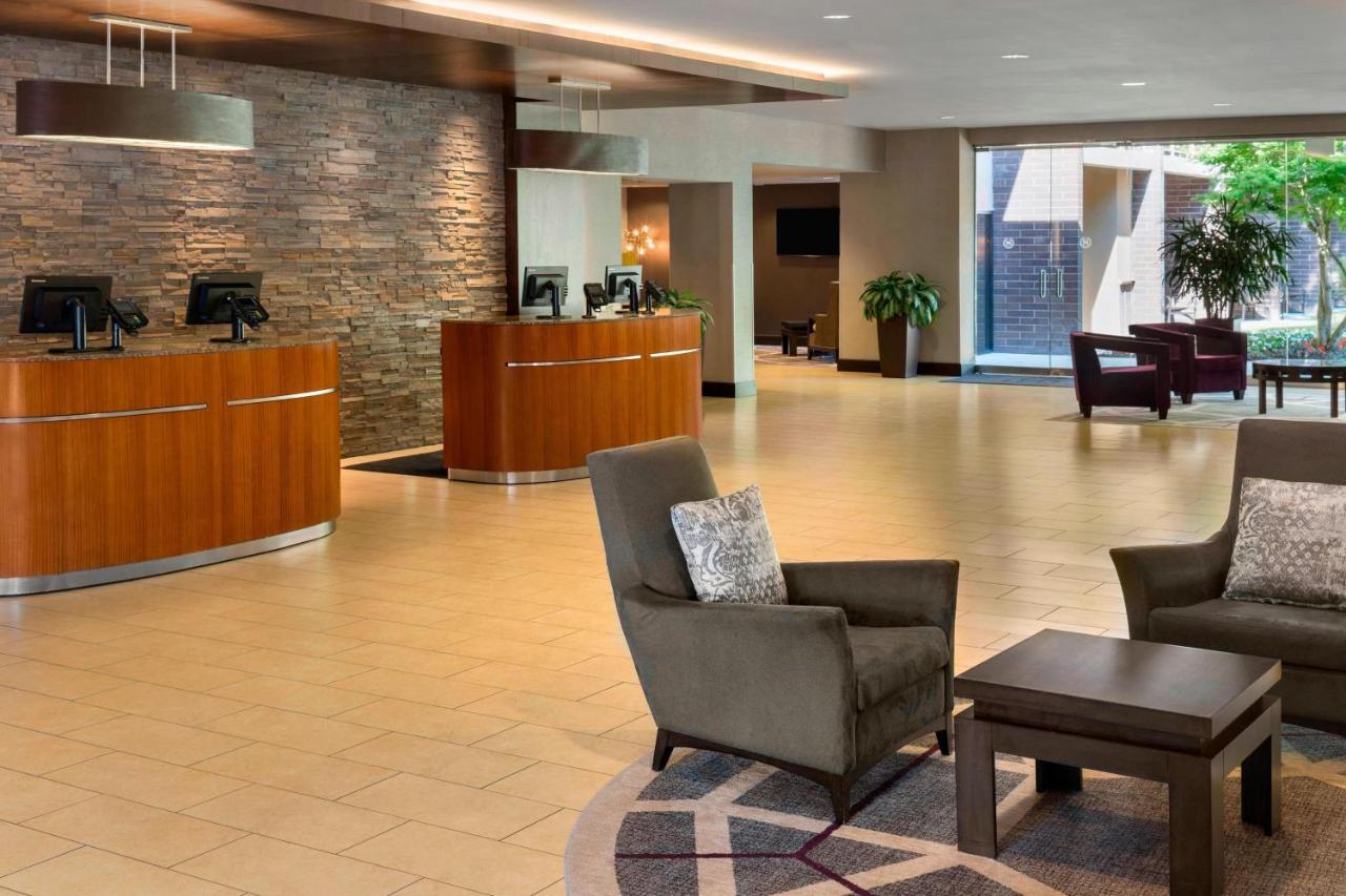 Sheraton Vancouver Airport Hotel Ричмонд Экстерьер фото
