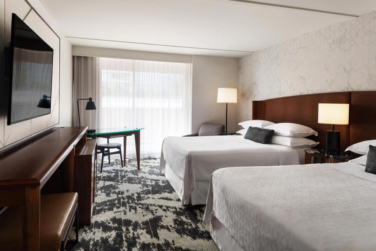 Sheraton Vancouver Airport Hotel Ричмонд Экстерьер фото