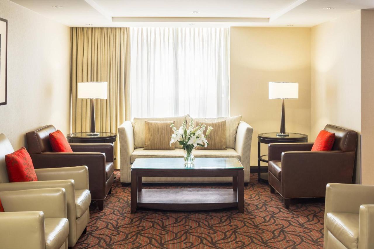 Sheraton Vancouver Airport Hotel Ричмонд Экстерьер фото