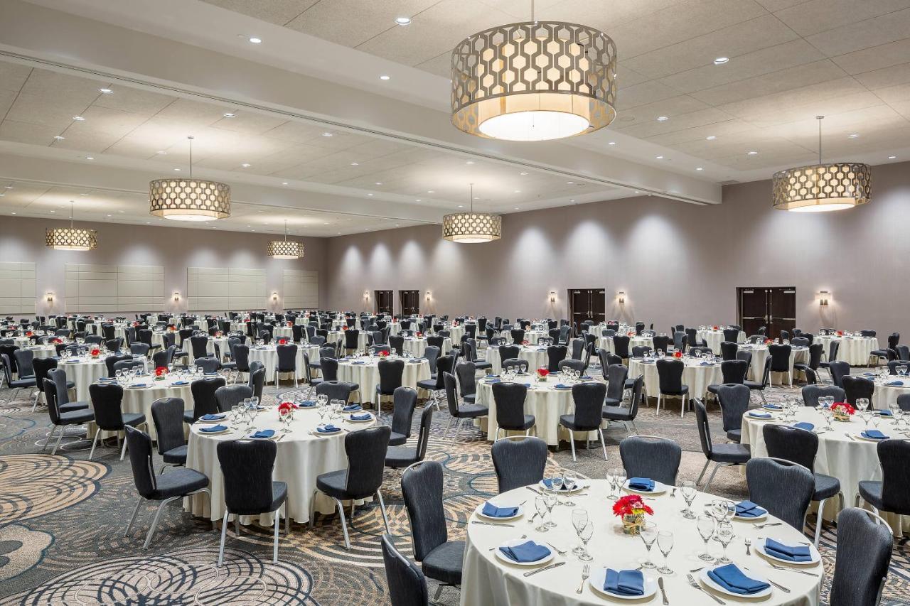 Sheraton Vancouver Airport Hotel Ричмонд Экстерьер фото