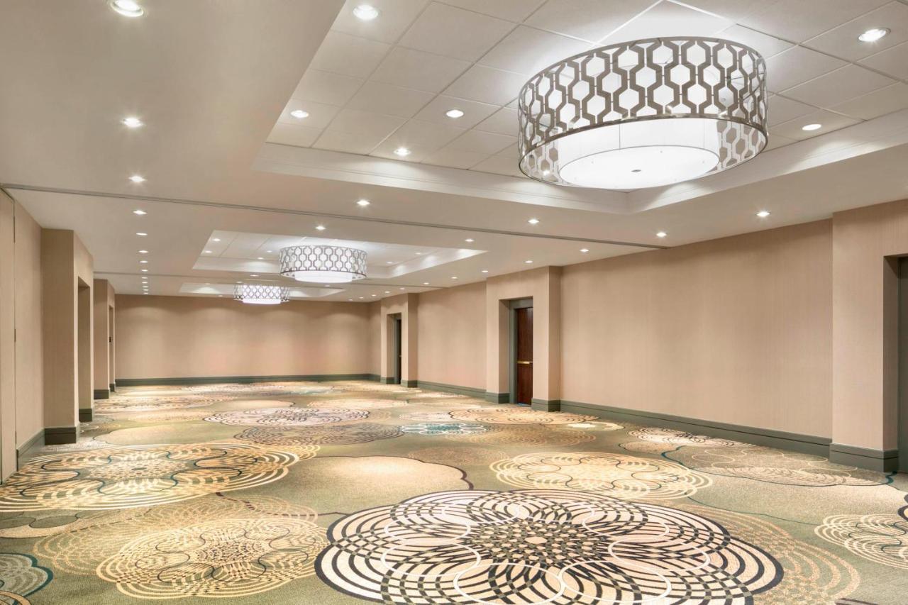 Sheraton Vancouver Airport Hotel Ричмонд Экстерьер фото