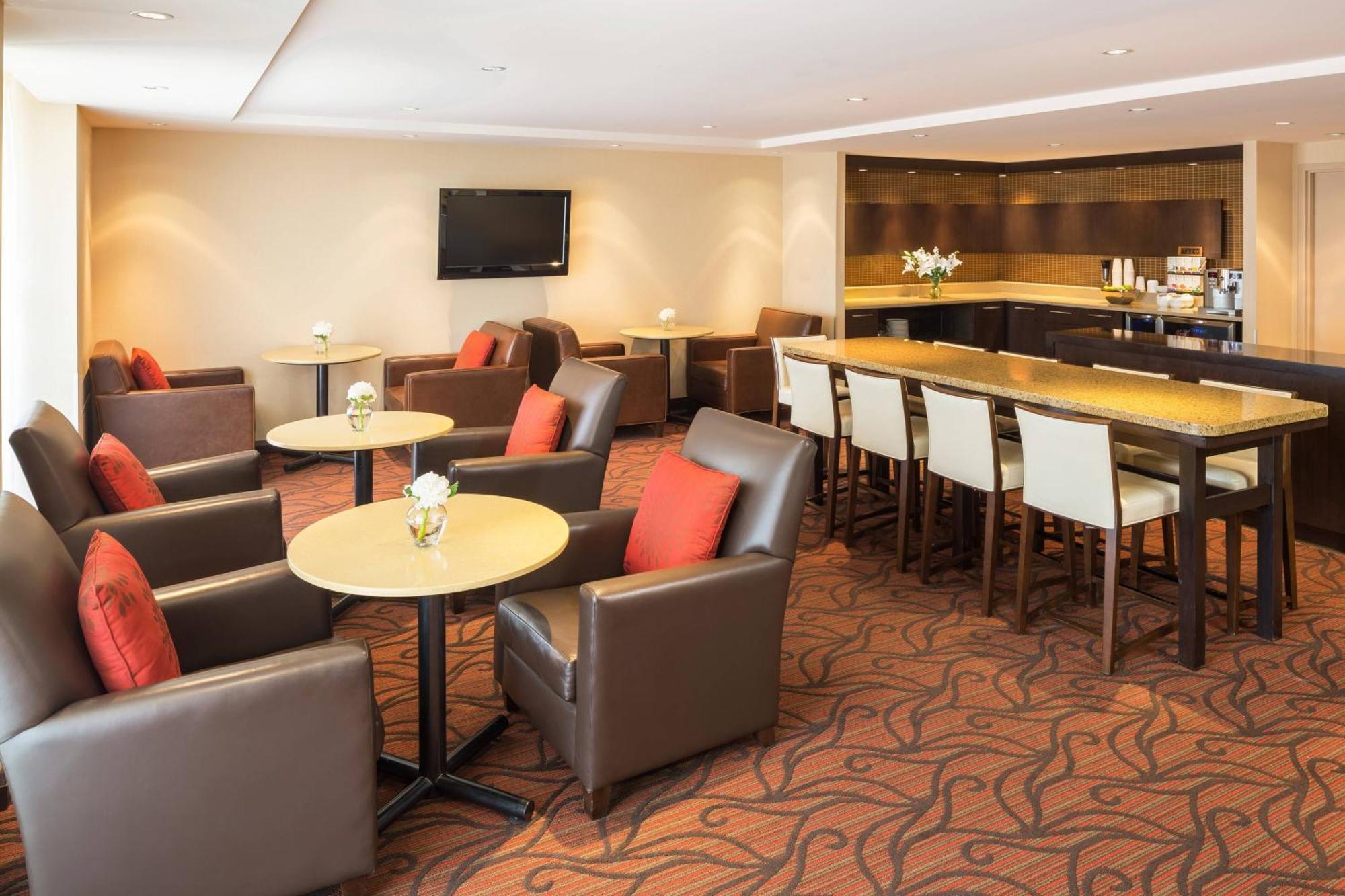 Sheraton Vancouver Airport Hotel Ричмонд Экстерьер фото