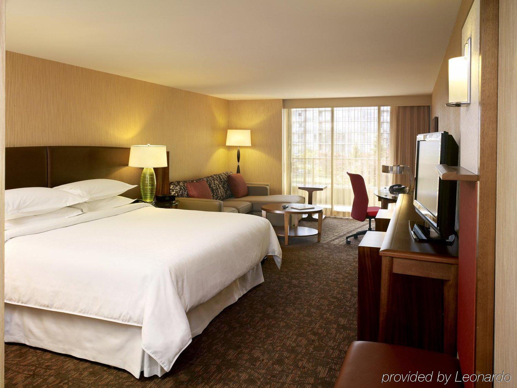 Sheraton Vancouver Airport Hotel Ричмонд Номер фото