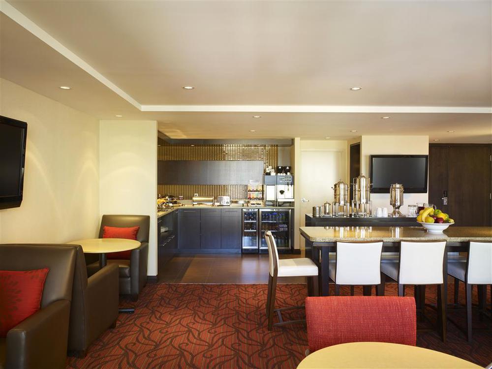 Sheraton Vancouver Airport Hotel Ричмонд Ресторан фото
